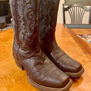 Justin Cowgirl Boots Size 7 1/2 worn once